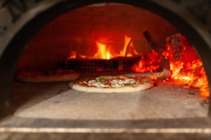 Piec do pizzy opalany drewnem